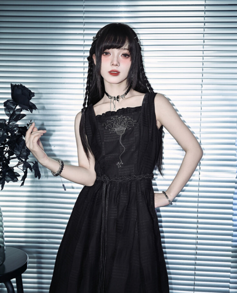 Embroidery Skirt - Nowa Sukienka z Haftem Krinoidowym, Czarna,
