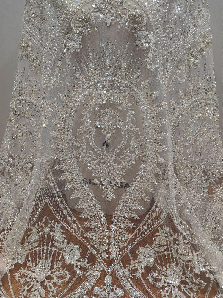 Embroidery White Dress - 1 jard białej, gęstej siatki z
