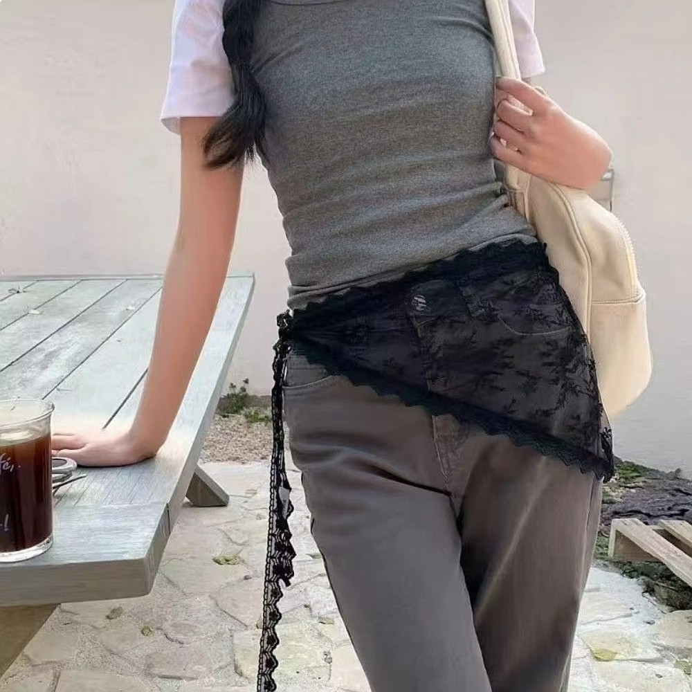 Miękki trójkątny fartuszek Y2K – Embroidery Apron recenzja i cena