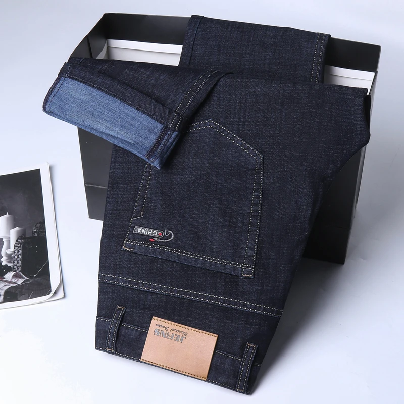 Męskie dżinsy z cienkiego deni – Embroidery On Jeans recenzja i cena