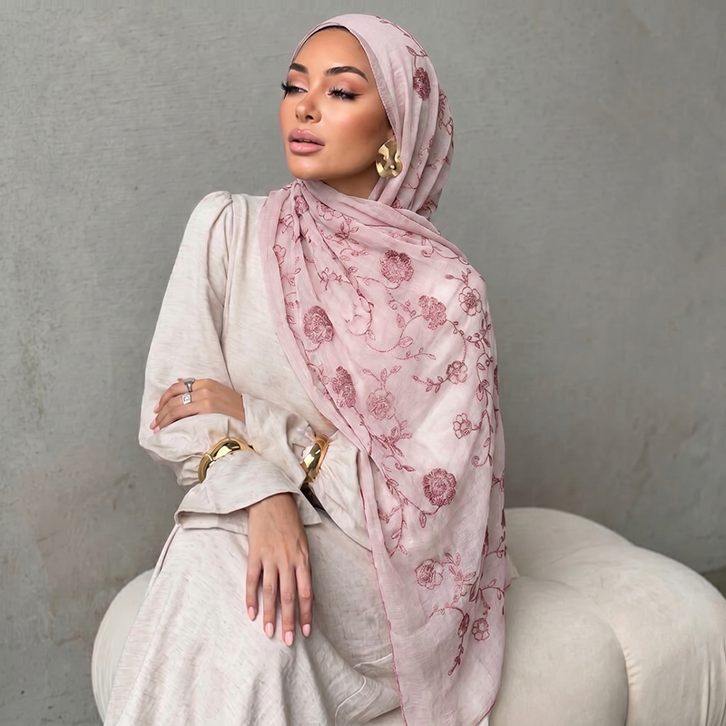 Kwiatowy haft, muzułmańska chu – Embroidery Print recenzja i cena