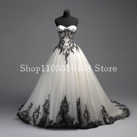 Czarna biała gotycka haftowana – Embroidery White Dress recenzja i cena