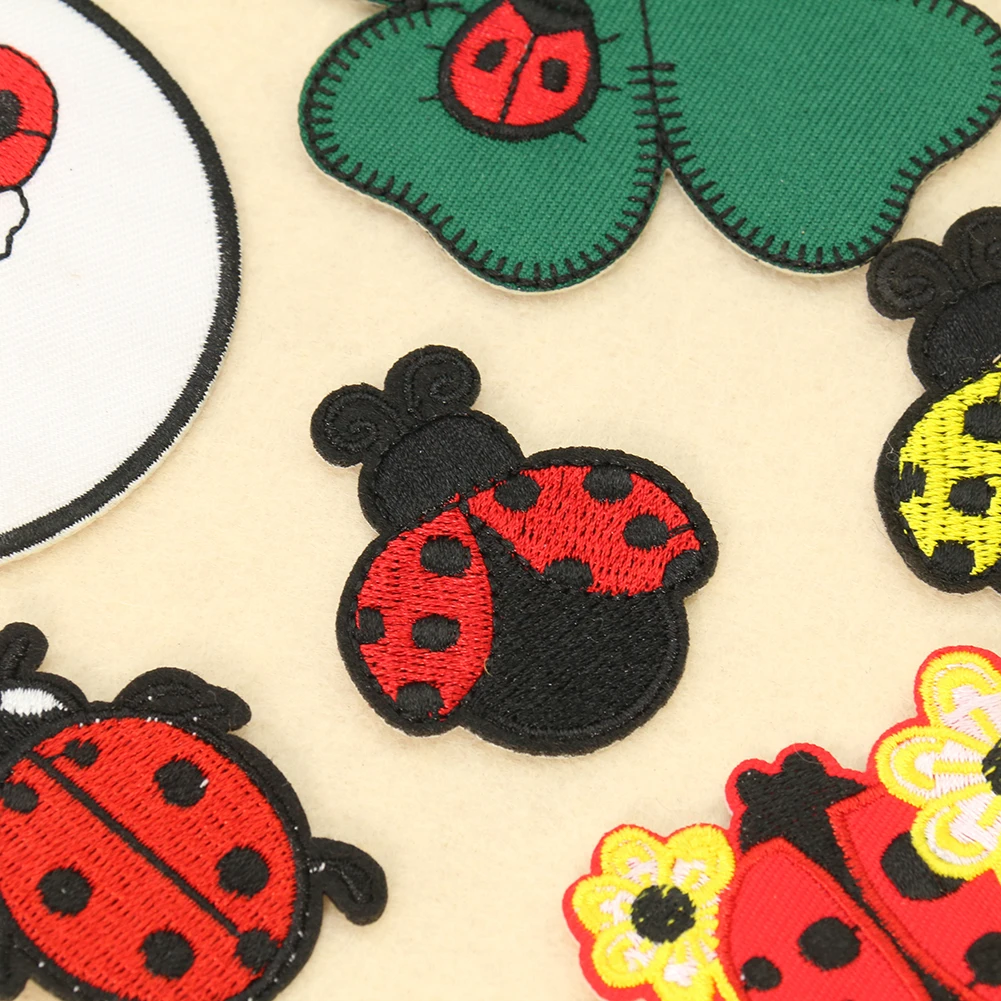 2PC kreskówka biedronka cztery – Embroidery Lady Bug recenzja i cena