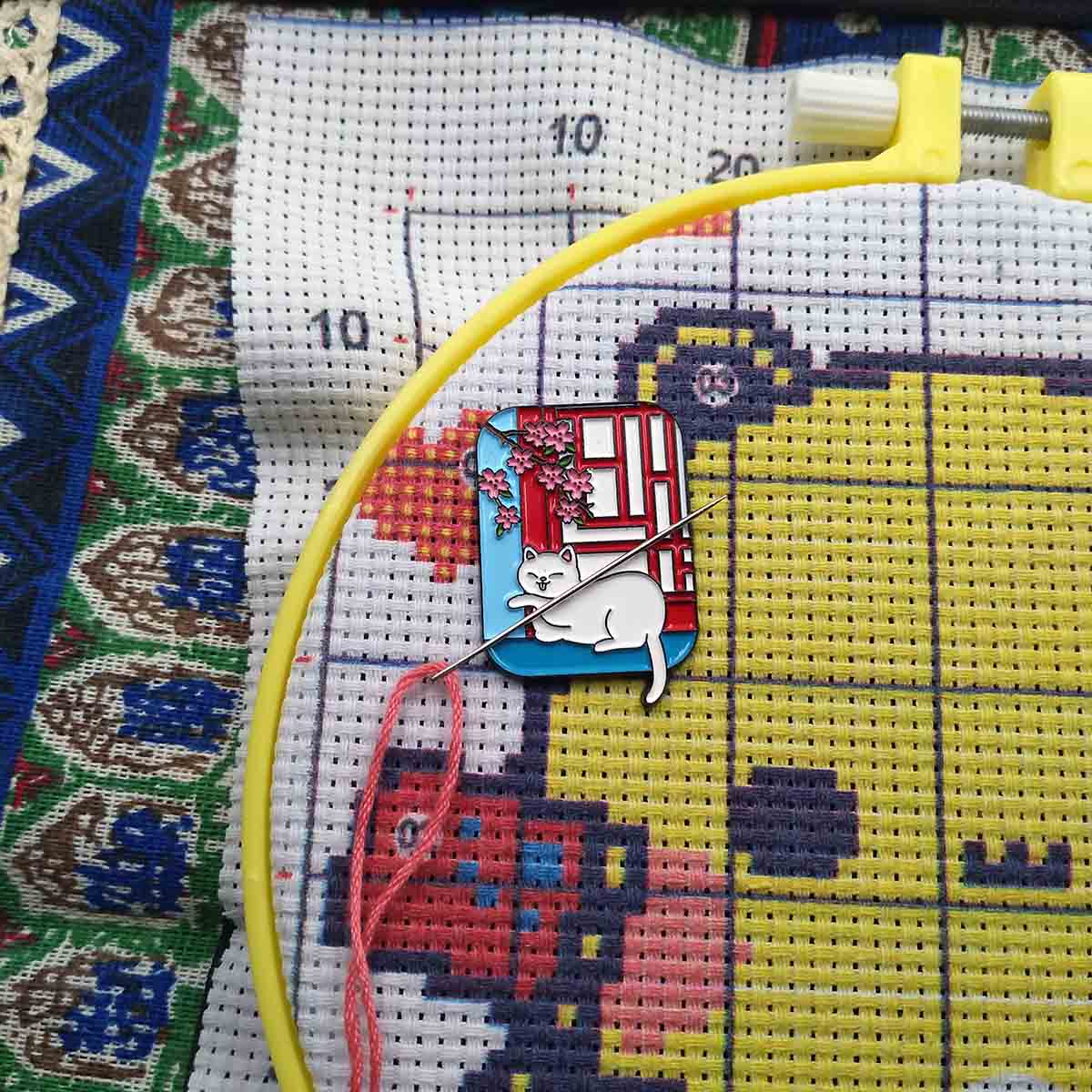 Uroczy magnetyczny uchwyt na i – Needle Minder Magnet recenzja i cena
