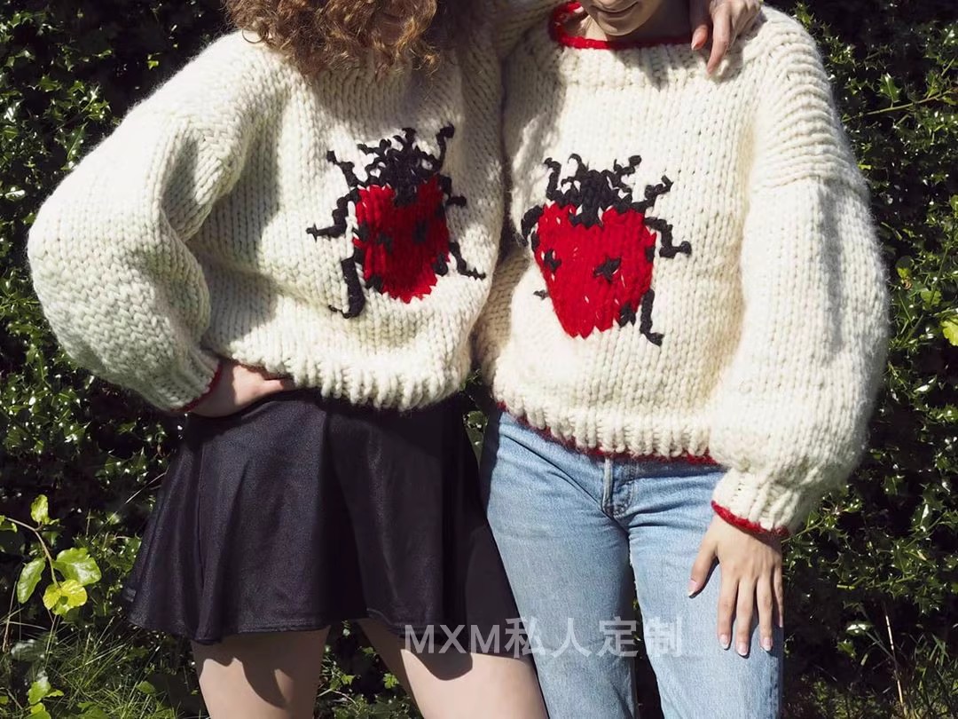 Sweter damski z grubej wełny,  – Embroidery Lady Bug recenzja i cena