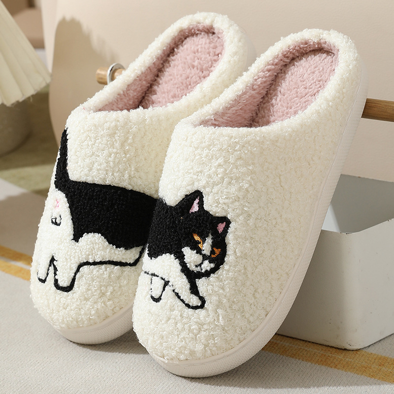 Zimowe pluszowe urocze kapcie  – Embroidery Print recenzja i cena